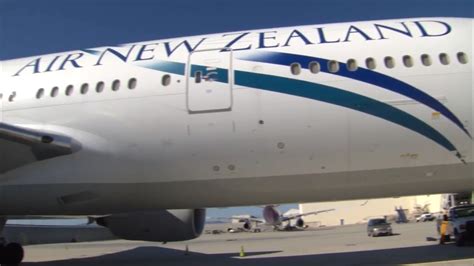 Air New Zealand to weigh passengers before they board the airplane